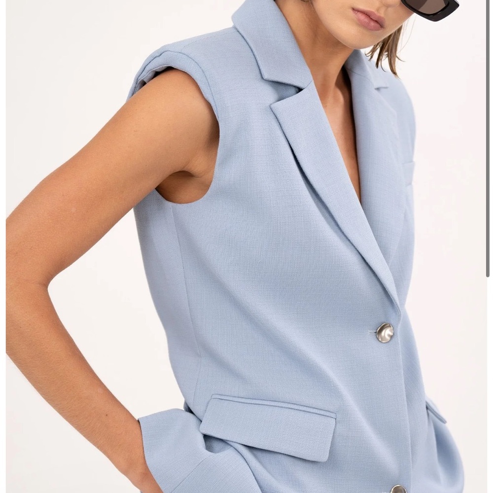 Nonchalant spring vest and short set